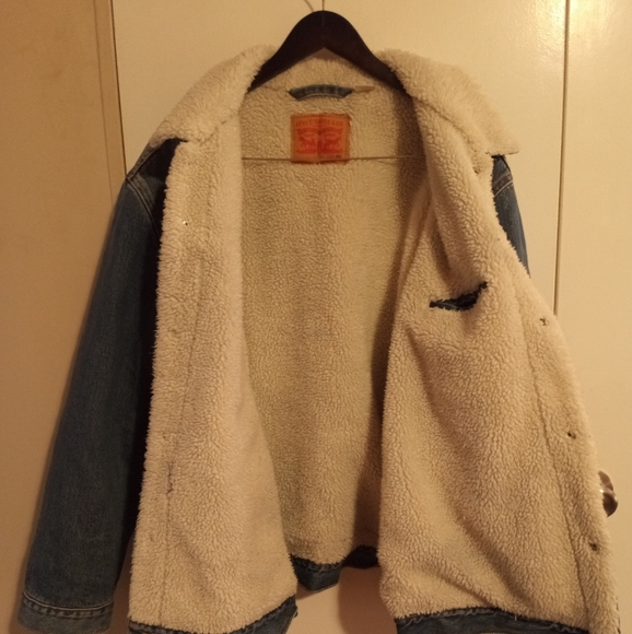 Levi blue jean jacket - Picture 2 of 2